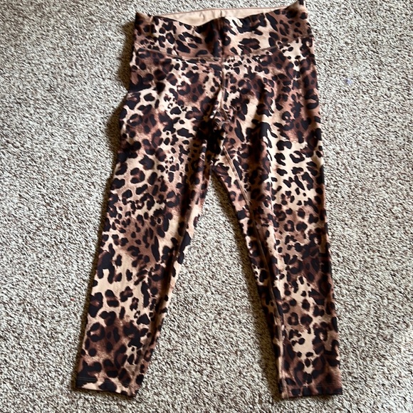 Calvin Klein leopard print Capri leggins - Picture 2 of 4